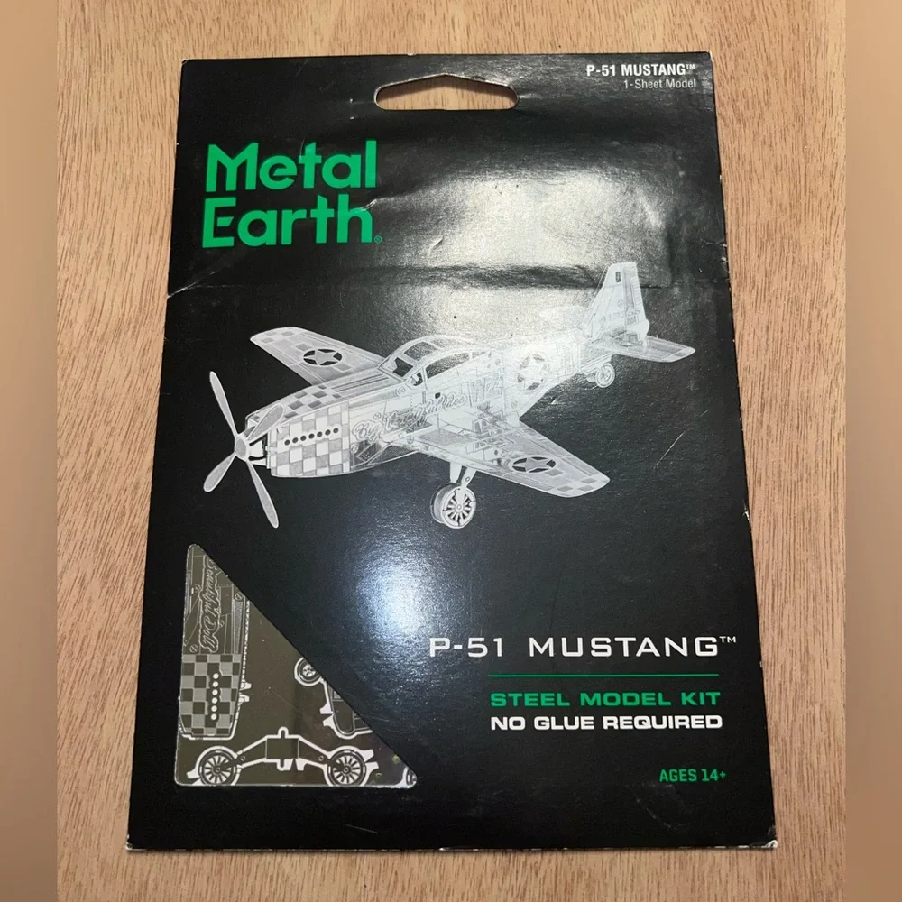 Metal Earth 3D Model Kit - Picture 1 of 9